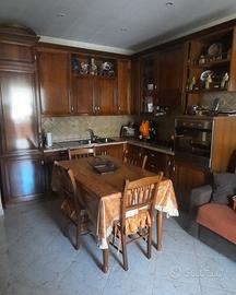 Arredamento usato.
