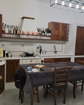 CUCINA IN MURATURA LEGNO MASSELLO
