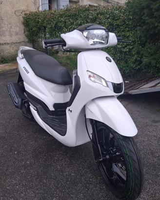 SCOOTER PEUGEOT KISBEE 125cc WHITE
