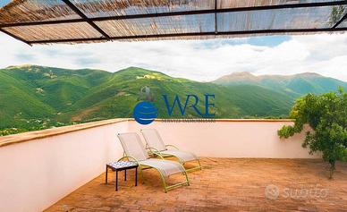 Attico / Mansarda di 130 m² con 4 locali a Sellano