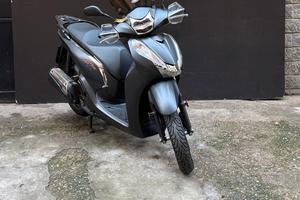 Honda SH 300 i SPORT