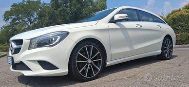 MERCEDES-BENZ CLA 200d PREMIUM 2015