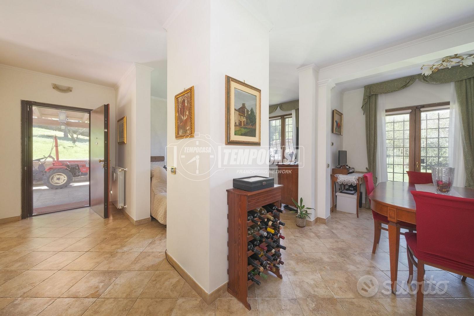 VILLA RISTRUTTURATA PANORAMICA CON AMPIO GIARDINO - Vista 6