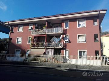 2 LOCALI A CHIAVARI