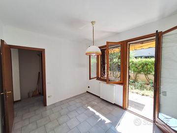 SCHIERA CENTRALE IN VIALE TRE MARTIRI