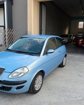 Lancia Ypsilon 1.2 16V Platino