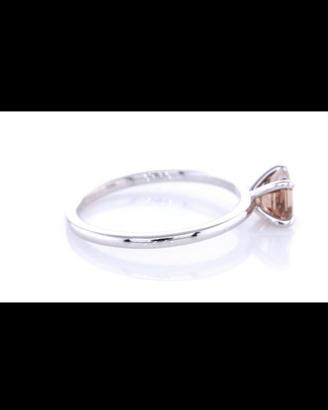 anello con diamante 