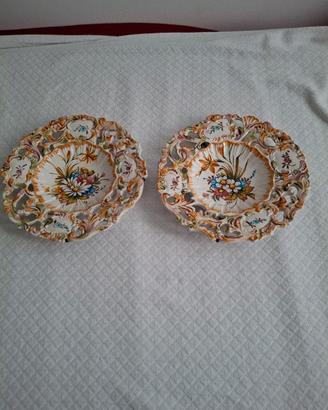 n.2 piatti decorativi