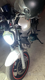 FZ6 con targa Polonia