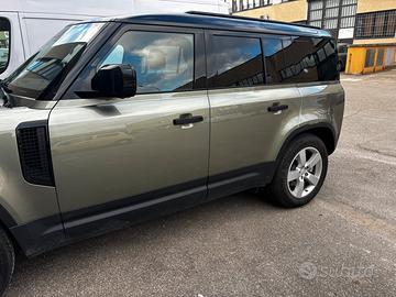 Land Rover Defender 110