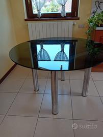 Tavolo in vetro