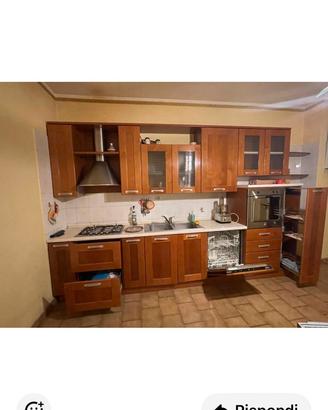 Cucina completa di tutto.