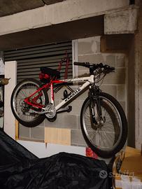 Mountain-bike KASTLE XC-F300
