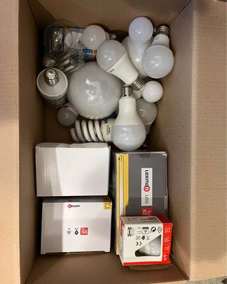 Stock Lampadine e 16 Faretti Led