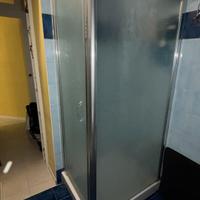 box doccia in cristallo 70x90 cm. profili bianchi 