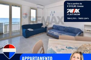Fondachello frntemare 2 appartamenti con garage