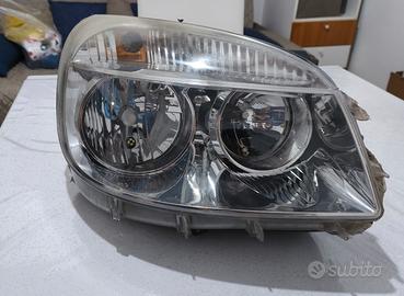 Faro anteriore lato passeggero Fiat Dobló