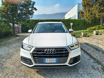 Audi Q5 40 Quattro S Tronic Business