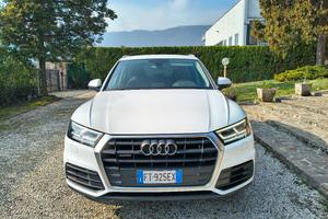 Audi Q5 40 Quattro S Tronic Business