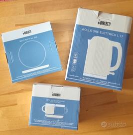 Bialetti bollitore + 2 piatti + 2 tazze cappuccino