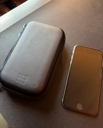 Apple iPhone 6 Silver 32GB con custodia Moleskine
