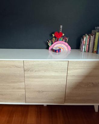 Mobile credenza/madia bianca con ante effetto legn