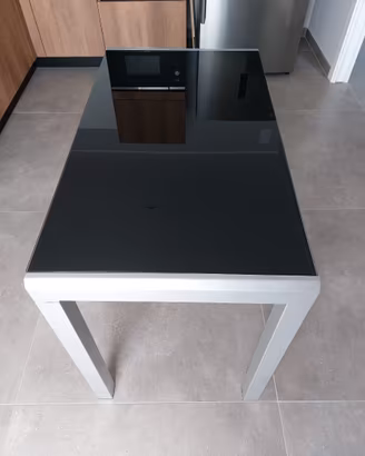 Tavolo in vetro temperato