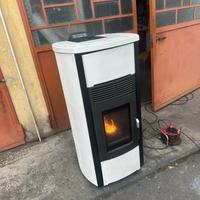 Stufa pellet 9 kW marca PALAZZETTI come nuova