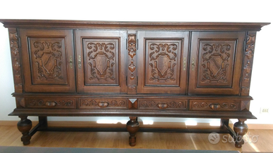 Mobile,tavolo e sedie