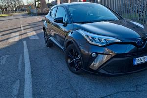 Toyota  CHR hybrid 