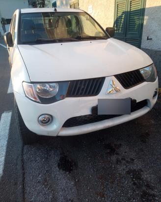 L200 Mitsubishi 