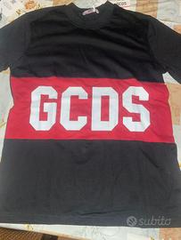 t-shirt GCDS