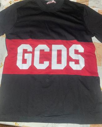 t-shirt GCDS