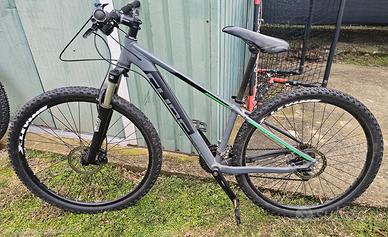 Mountain bike Cube
