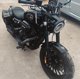 Keeway Benda 302 special edition black