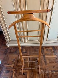 Appendiabiti da terra in legno