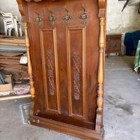 Appendiabiti in legno