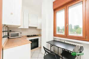 DUE LOCALI CON CUCINA ABITABILE