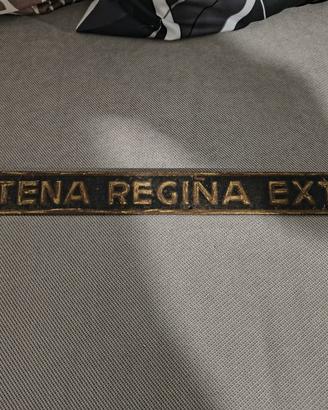 insegna metallica "catena regina extra"