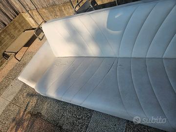 divano ecopelle bianco