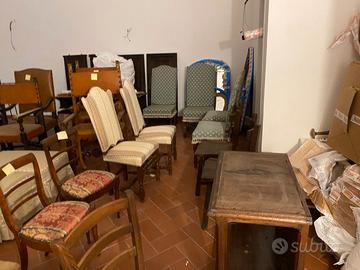 sedie di vario tipo damascate, in paglia, in cuoio