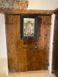 Altare antico religioso per la casa Sacra Famiglia