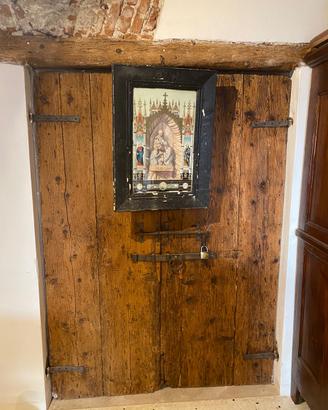 Altare antico religioso per la casa Sacra Famiglia