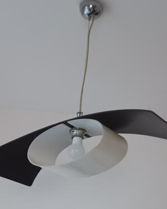 Lampadario bianco e nero
