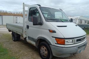 Furgone IVECO Daily 35/10