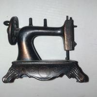 Miniatura macchina da cucire temperamatite