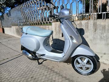 Vespa 125 LX  