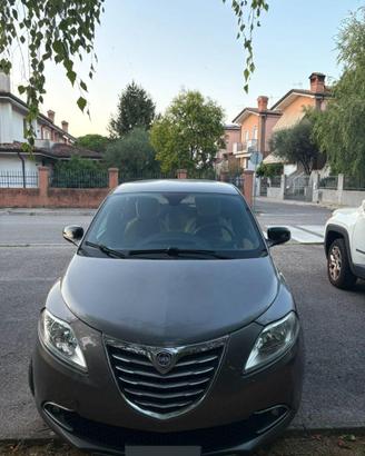 Lancia Ypsilon 1.3 MJT 95 CV Platinum – 2014