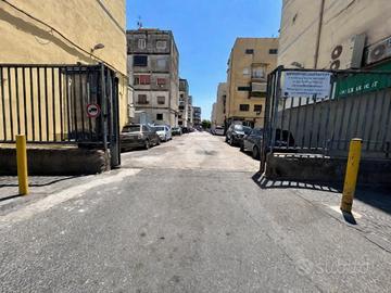 3 LOCALI A NAPOLI