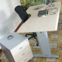 Scrivania +cassettiera marca LAS